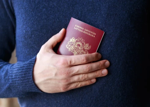 Не 30, а 60 евро: почему паспорта нового образца будут стоить в два раза дороже?