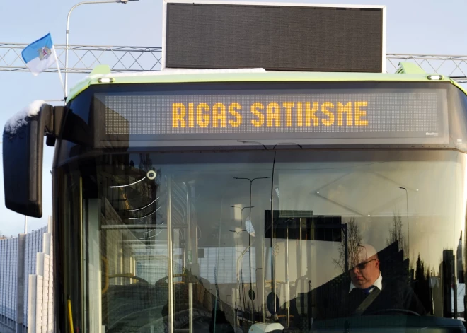 Ziemassvētkos sabiedriskais transports kursēs pēc brīvdienu grafika 