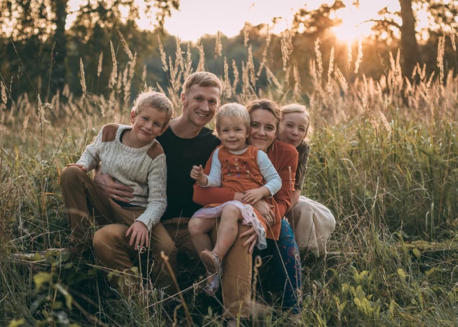 “Dzīve Latvijā var būt labāka nekā Anglijā.” Elgars un Veronika stāsta par sarežģītām izvēlēm