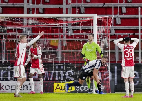 "Ajax" futbolisti pēc zaudējuma amatieru komandai izstājas no Nīderlandes kausa