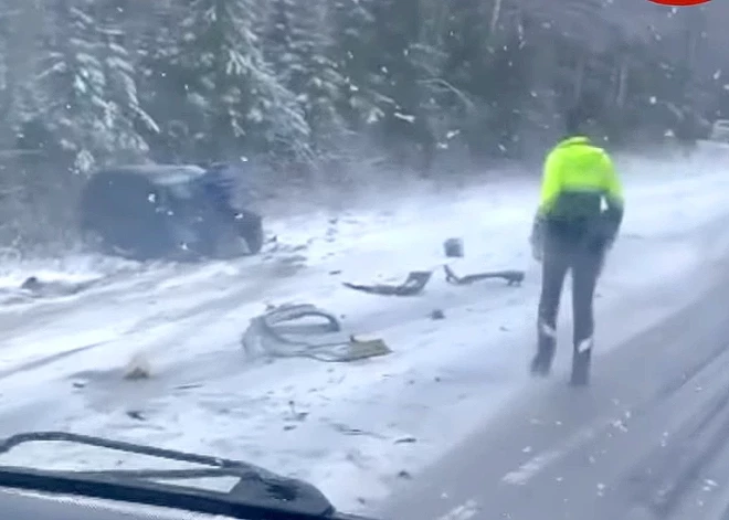 ВИДЕО: в ДТП под Кулдигой погиб один человек