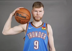 Bertāns gūst trīs punktus, "Thunder" zaudē "Lakers"