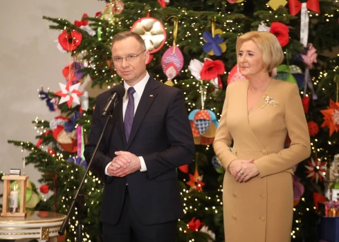 Polijas prezidents bloķē nākamā gada papildbudžetu, kas paredzēja 671 miljonu eiro sabiedriskajiem medijiem