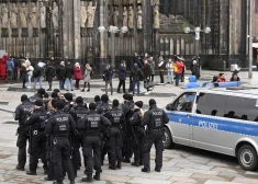 Ķelnē un Vīnē islāmisti plāno uzbrukumus, tūristiem jārēķinās ar nopietnām drošības pārbaudēm