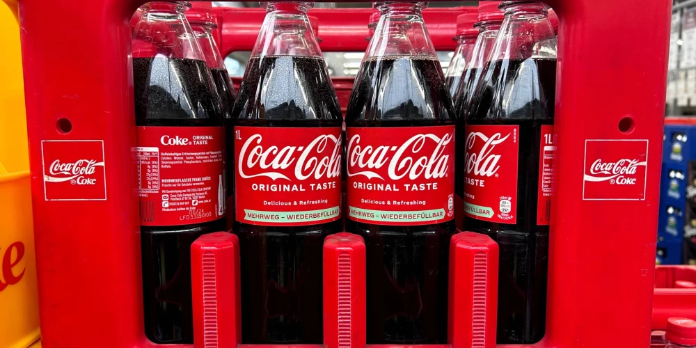 Uzņēmums "Coca-Cola" ziedojis 4444 maltītes labdarības virtuvei 