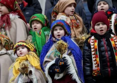 Miljoniem pareizticīgo Ukrainā pirmo reizi svin Ziemassvētkus saskaņā ar Rietumu kalendāru