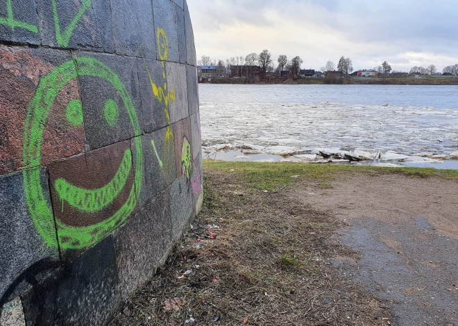 Dzeltenais brīdinājums paliek spēkā. Vairākās Latvijas upēs vēl nav pat sasniegts ūdenslīmeņa maksimums