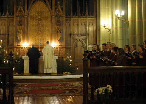 Latvijas Baznīcu vadītāju Ziemassvētku apsveikumu runas ne tikai vēsta par Jēzus Kristus dzimšanu, bet arī reflektē par mūsdienu aktualitātēm.