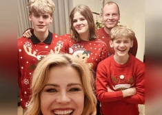 Evikas Siliņas Ziemassvētku foto ar ģimeni un sveiciens Ziemassvētkos izraisa milzu popularitāti