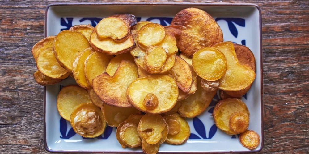 Karaliskās ģimenes šefpavārs nosauc kartupeļu pagatavošanas kļūdas, kuras pieļauj teju visi