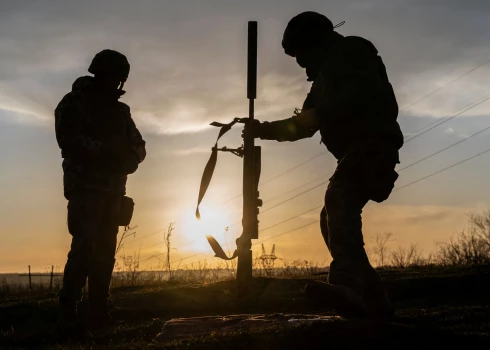 Ukraiņu snaiperu treniņi Donbasā (foto: Scanpix / Reuters)