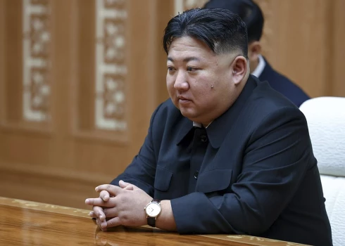 Ziemeļkorejas līderis aicina paātrināt gatavošanos karam
