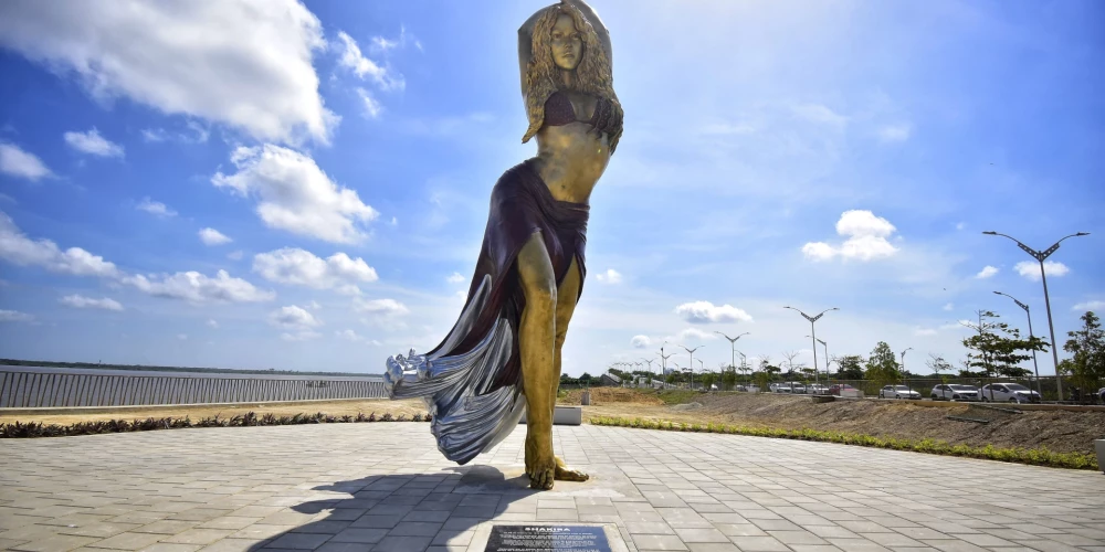 Шакире поставили памятник в родном городе