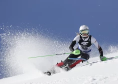 Talantīgā kalnu slēpotāja Ģērmane atkārto Latvijas visu laiku lielāko panākumu kalnu slēpošanā