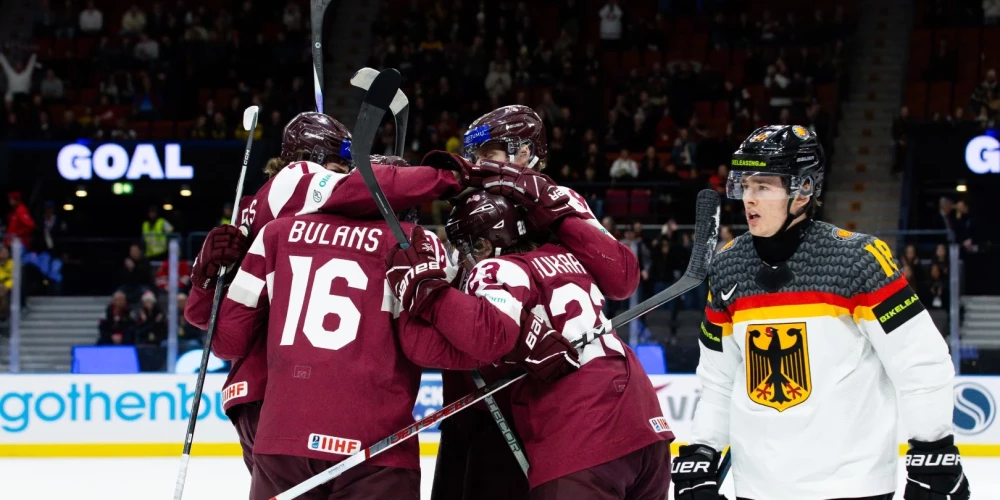 231230 Rodzers Bukarts of Latvia celebrates scoring 0-2 with team mates as Luca Hauf of Germany looks dejected during the 2024 IIHF World Junior Championship game between Germany and Latvia on December 30, 2023 in Gothenburg. 
Photo: Michael Erichsen / BILDBYRÅN / COP 89 / MI0591
2024 iihf world junior championship bbeng germany ice hockey ishockey junior-vm jvm latvia lettland tyskland u20 world juniors jubel (Photo by MICHAEL ERICHSEN/Bildbyran/Sipa USA)