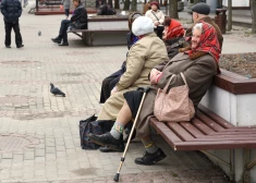 Пенсию в конце года получили 10 291 проживающих в Латвии российских пенсионеров - на это ушло 3,8 млн евро