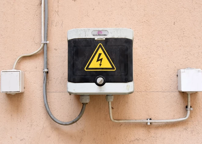Stājas spēkā izmaiņas elektroenerģijas sadales tarifos: kas jāzina mājsaimniecībām
