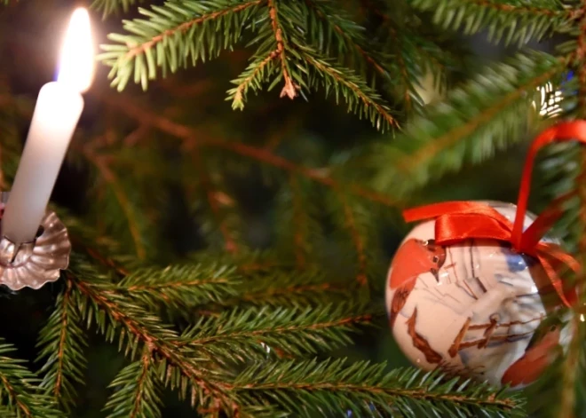 В новогоднюю ночь один человек получил серьезные ожоги от елки, в целом медики приняли около 1000 вызовов