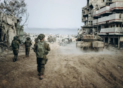 Izraēla plāno samazināt karavīru skaitu Gazas joslā
