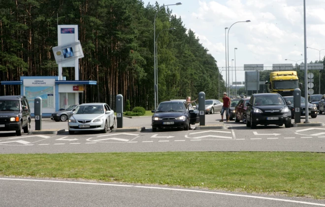 Priedaines iedzīvotāji Jūrmalā protestē, ka nākotnē par kūrortpilsētas vizītkarti pirms Lielupes tilta varētu kļūt kapsēta ar krematorijas dūmeni.