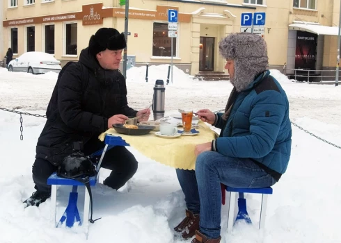 VIDEO: "Mute saka – esam Latvijā!" Reiniks un Lepers slepeni nobauda "Michelin" pamanīta restorāna piedāvājumu