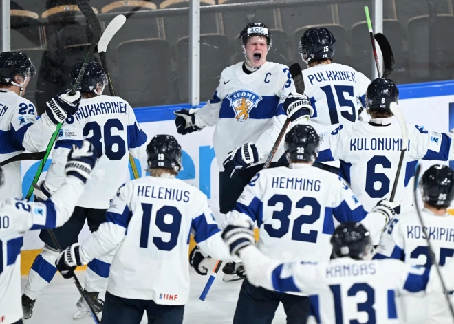 Somijas U-20 hokejisti papildlaikā pieveic slovākus un iekļūst pusfinālā