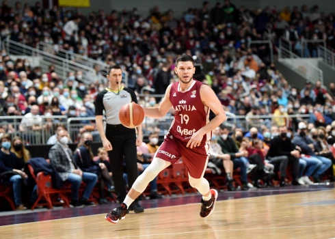 Latvijas vīriešu basketbola izlases aizsargs Rihards Lomažs jau rīt varētu atgriezties Eiropas spēcīgākajā klubu basketbola turnīrā.