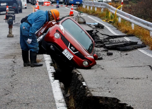 ФОТО: ужасные последствия новогоднего землетрясения в Японии