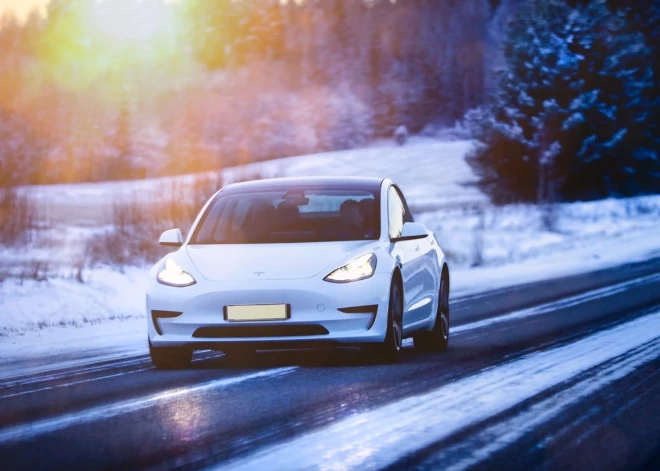 "Tesla" zaudējis pasaulē lielākā elektroauto ražotāja titulu Ķīnas "BYD"