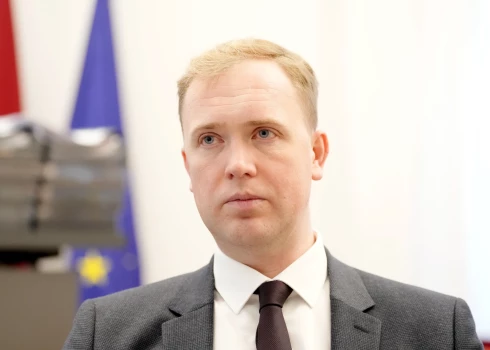 Министр экономики: необходимо продолжать говорить о реэмиграции, так как из Латвии уехало огромное количество людей