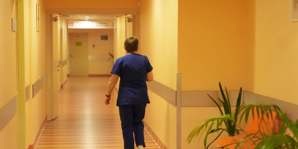 Slimnīcu biedrība: slimnīcās nav iespējas palielināt mediķu atalgojumu