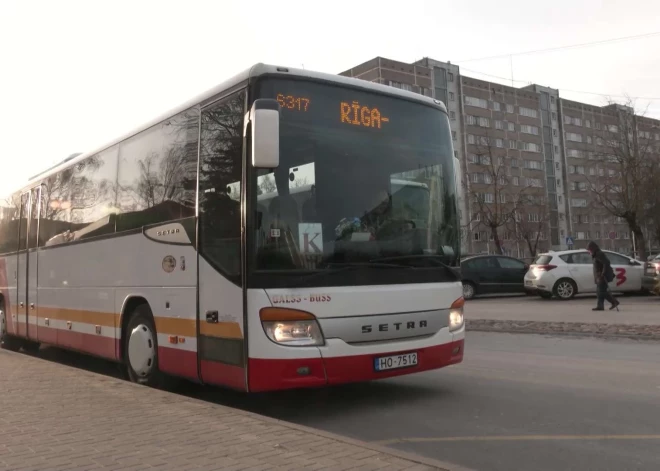 Водитель 31 декабря высадил детей из автобуса в Саласпилсе - они шли до дома 3 км