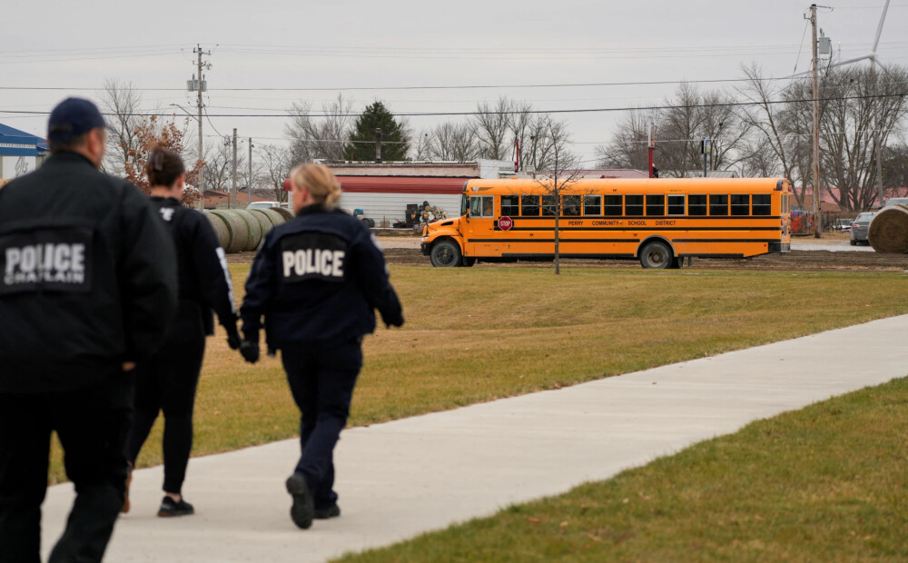 Kārtējā apšaude skolā — ASV Aiovas štatā pusaudzis nošauj skolēnu, ievaino vairākus cilvēkus