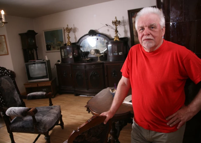 Kāds bija leģendārais Andris Kolbergs - vienīgais latviešu rakstnieks, kura kriminālromāni spēja konkurēt ar deficīto šņabi