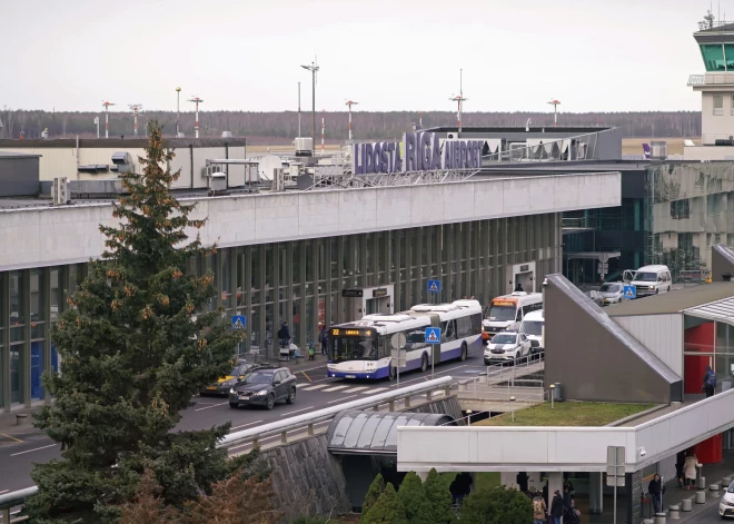 Valodas sargi liedz tulkot angliski lidostas autobusā