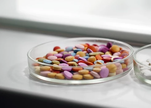 Pastāv risks, ka daudzi medikamenti Latvijā nebūs pieejami, norāda farmācijas uzņēmumi