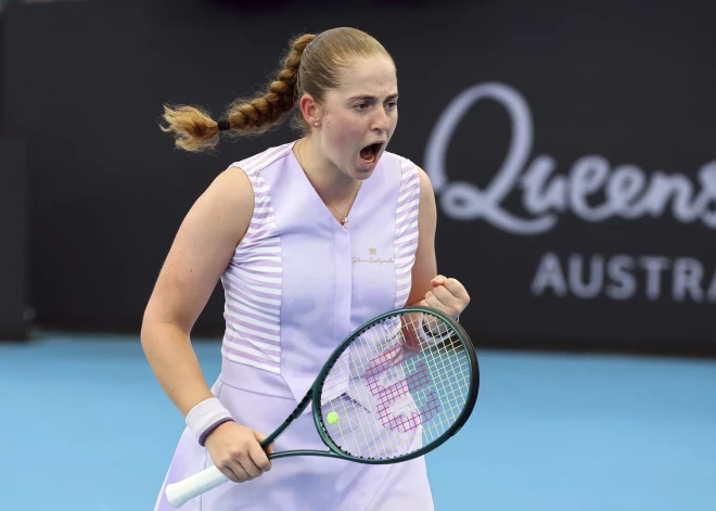 Ostapenko un Kičenoka kļūst par Brisbenas turnīra dubultspēļu uzvarētājām