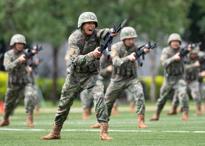 Korupcija Ķīnas armijā: degvielas vietā raķetēs pilda ūdeni