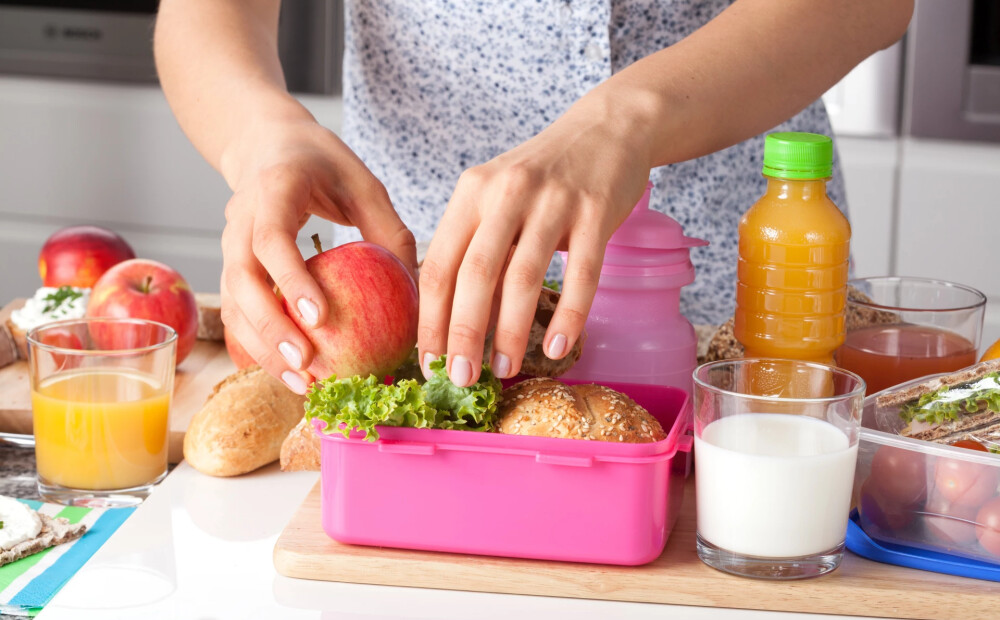 Kā salikt skolēnam vērtīgu un garšīgu pusdienu kārbu ātri un vienkārši?