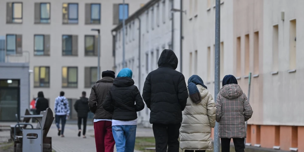 Pērn Vācijā patvērumu lūdza aptuveni 350 000 cilvēku