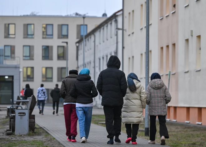 Pērn Vācijā patvērumu lūdza aptuveni 350 000 cilvēku