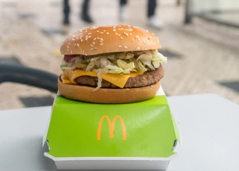 McDonald's в Латвии начал пилотные продажи вегетарианских бургеров