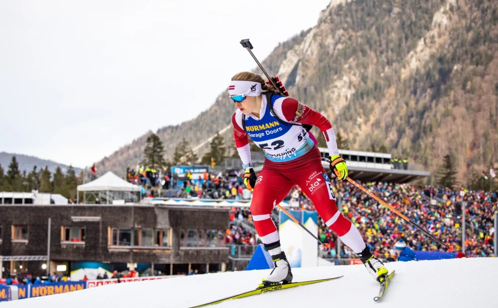 Det latviske kvinnelaget i skiskytter klarer nok en gang ikke å komme i mål på stafetten