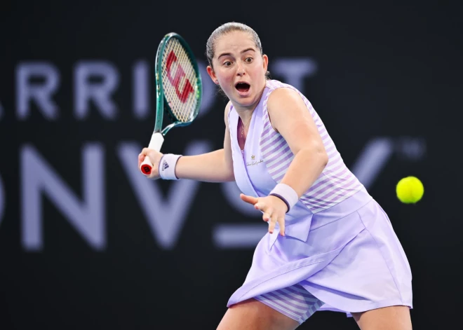 Ostapenko iekļūst Adelaidas "WTA 500" turnīra pusfinālā