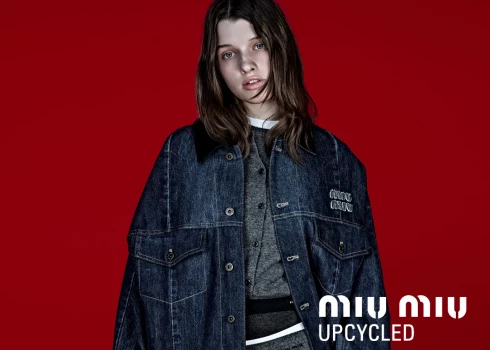 16-летняя дочь Миллы Йовович снялась в рекламе Miu Miu в трусах-шортах - бренд уже раскритиковали