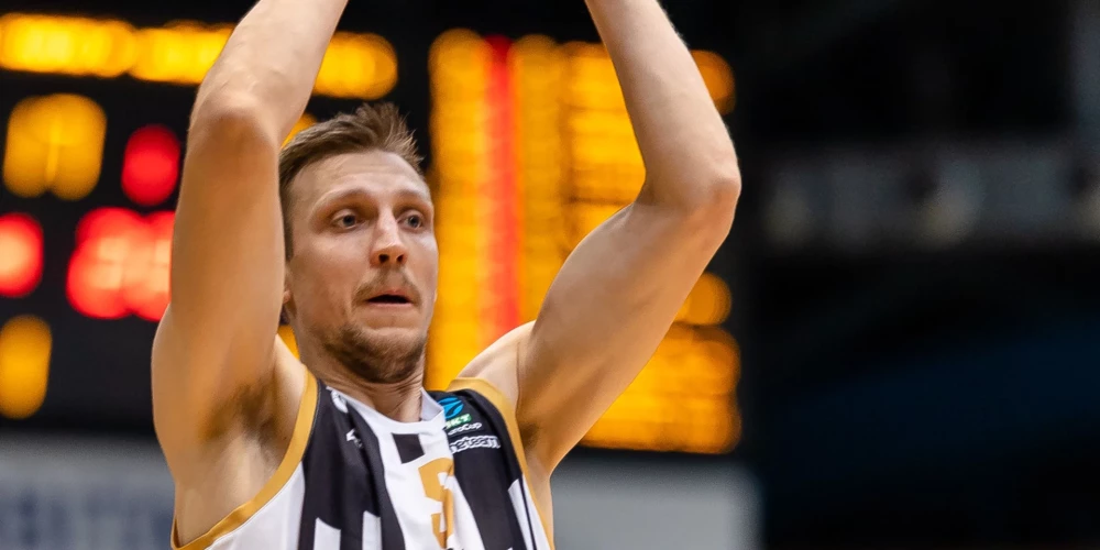 Latvijas basketbolistiem pieticīgs sniegums ULEB Eirokausā; Lomažs paliek rezervē zaudējumā pret "Maccabi"