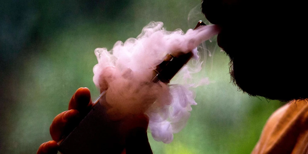 Elektroniskā cigarete.