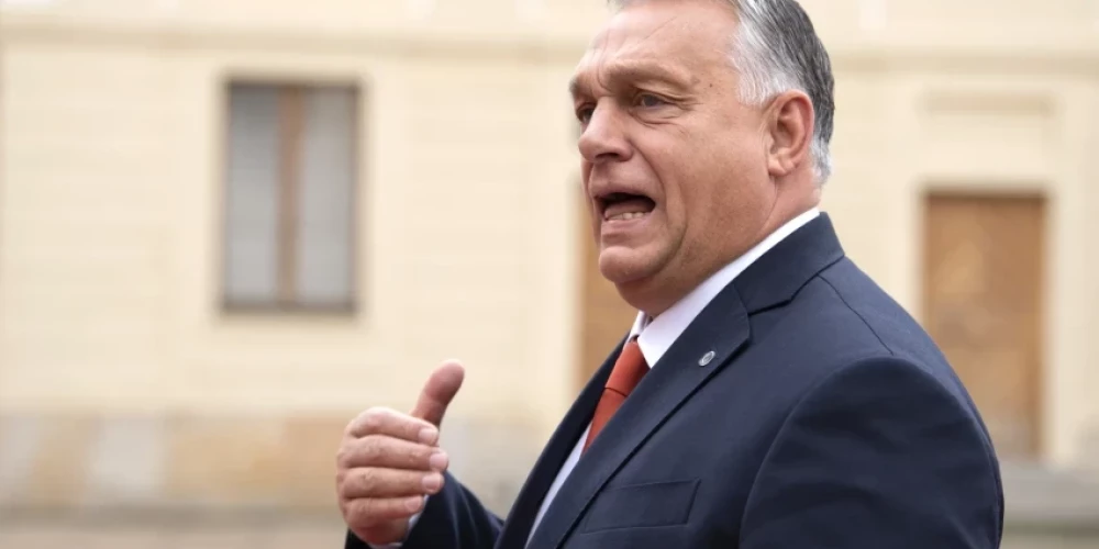Eiropas Komisija gatava piekāpties Ungārijai, lai atbloķētu palīdzību Ukrainai