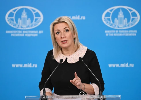 Marija Zaharova šausta Latvijas "nacismu"