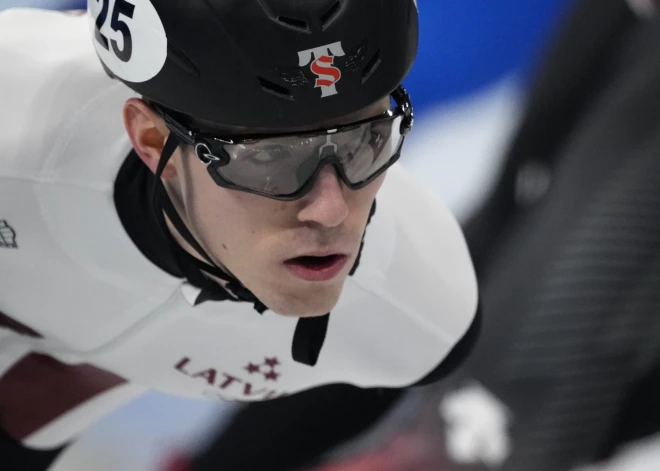Šorttrekistam Reinim Bērziņam Eiropas čempionāts, visticamāk, noslēdzas pēc nepatīkama kritiena